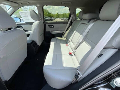 2025 Nissan Rogue SL