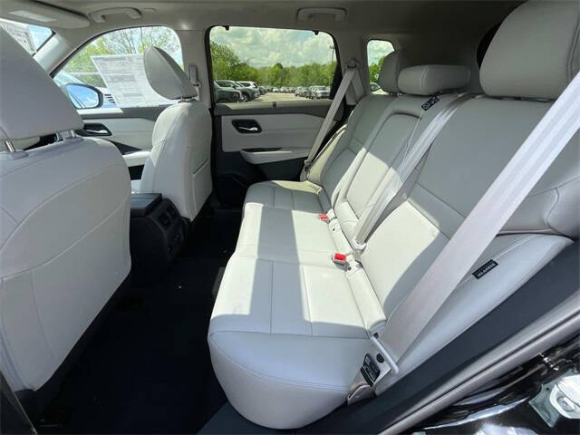 2025 Nissan Rogue SL