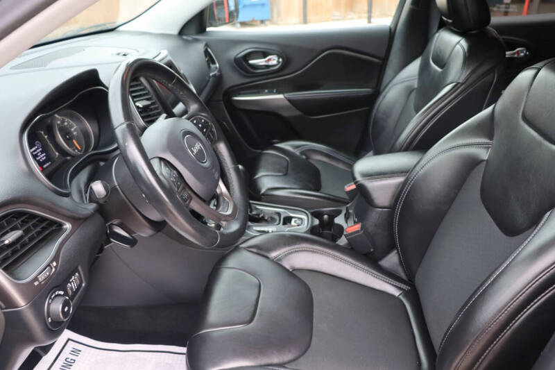 2019 Jeep Cherokee Latitude Plus