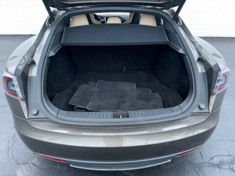 2015 Tesla Model S 85D