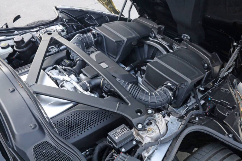 2022 Aston Martin DB11 V8