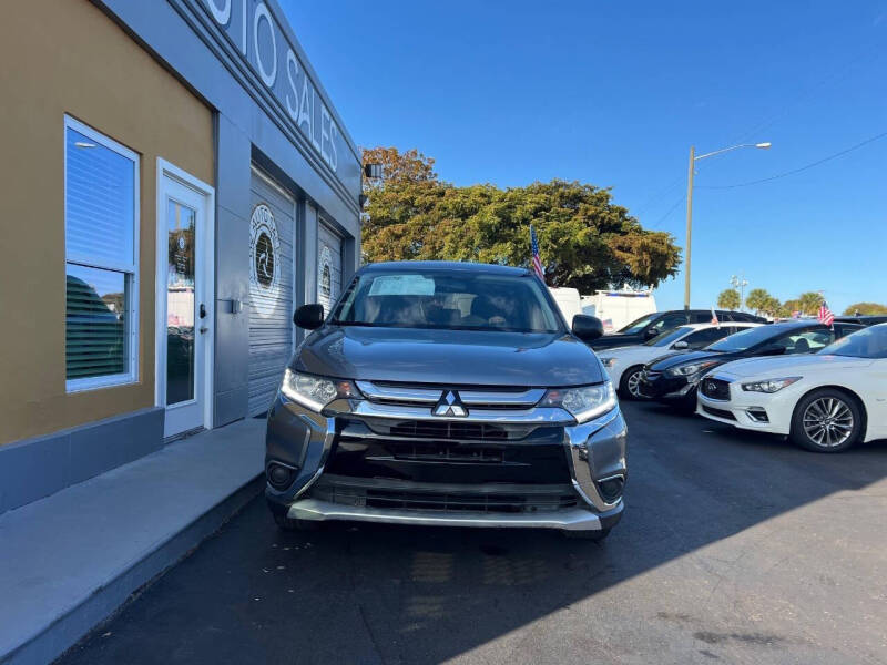 2018 Mitsubishi Outlander ES