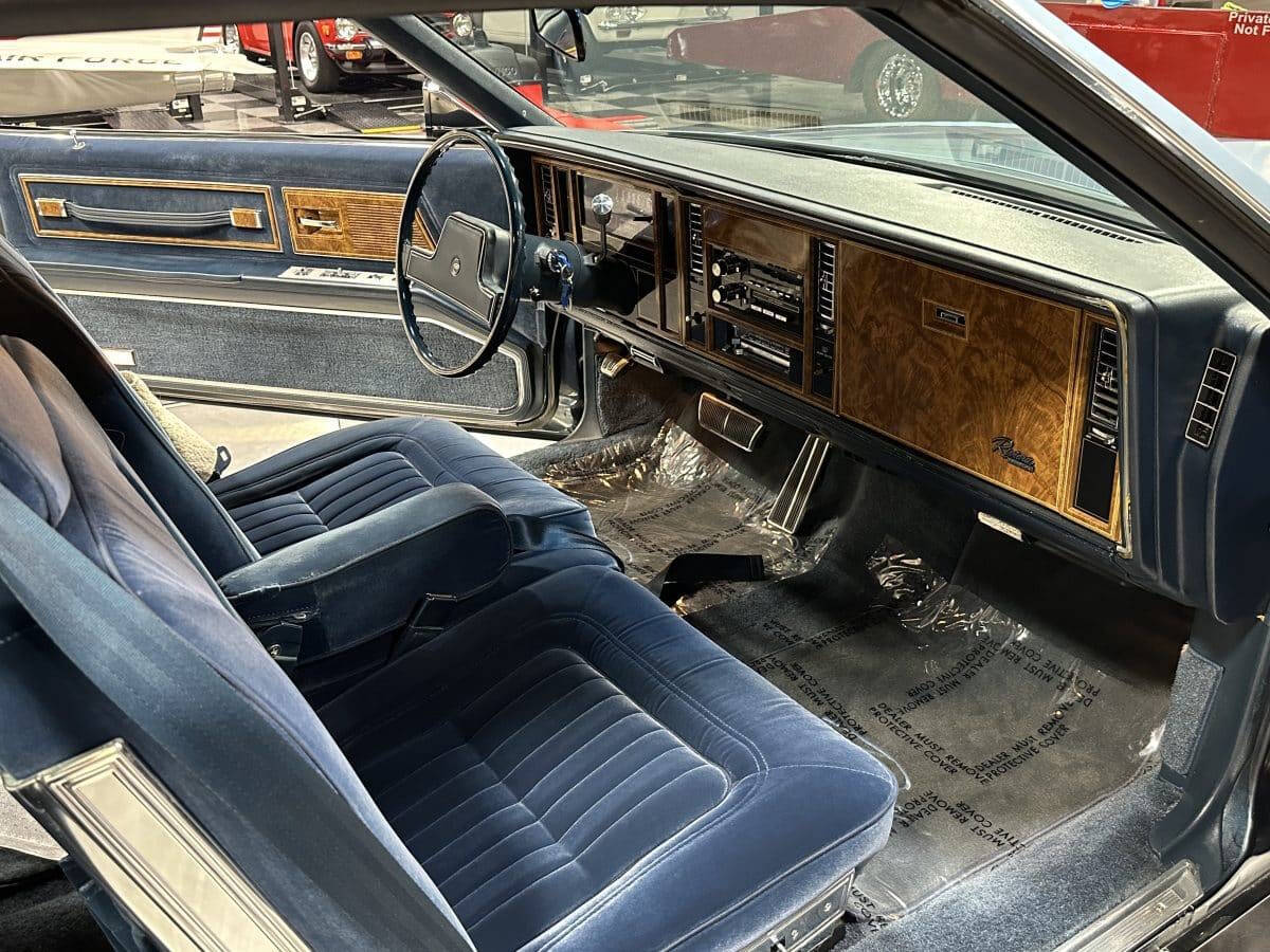 1985 Buick Riviera 21