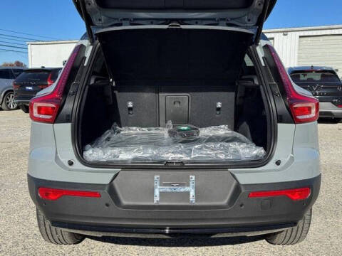 2026 Volvo XC40 B5 Plus