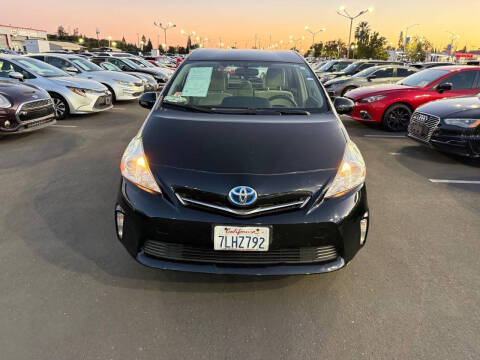 2012 Toyota Prius v Two