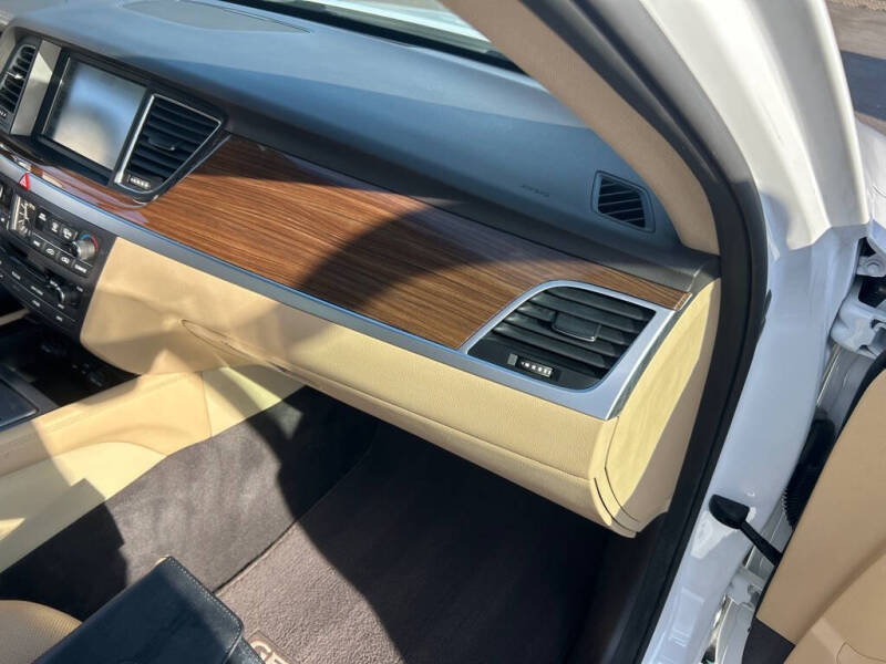 2016 Hyundai Genesis