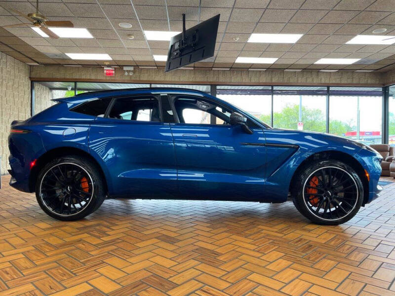 2022 Aston Martin DBX