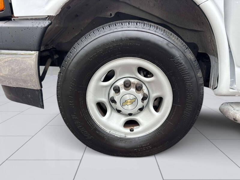 2024 Chevrolet Express 2500