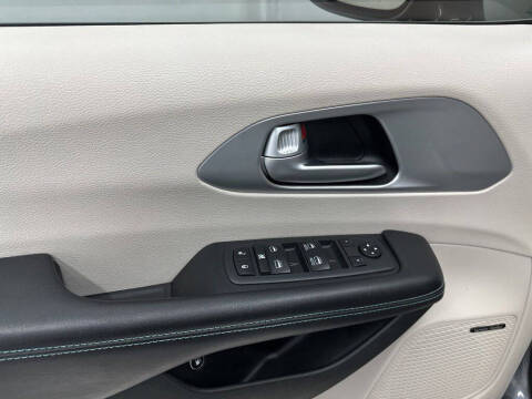 2018 Chrysler Pacifica Hybrid Limited