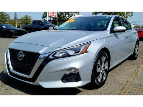 2020 Nissan Altima for sale at MERCED AUTO WORLD in Merced CA
