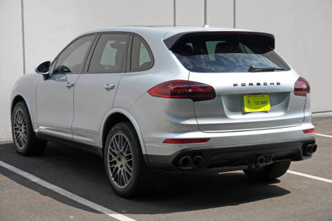 2017 Porsche Cayenne Platinum Edition
