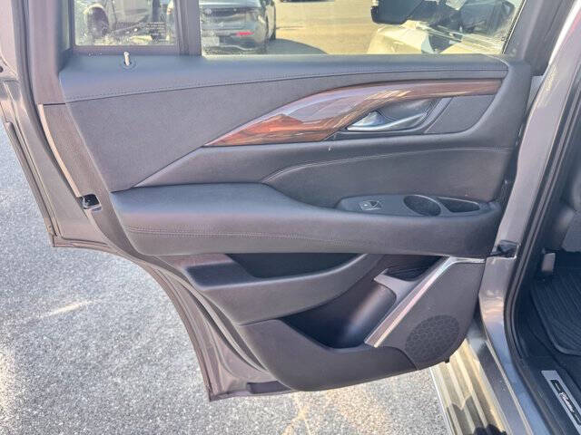 2018 Cadillac Escalade Luxury