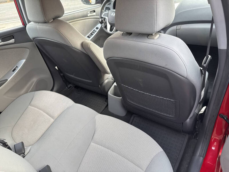 2012 Hyundai Accent GS