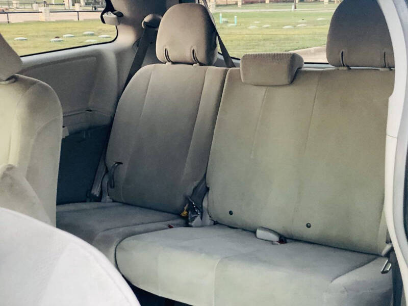 2013 Toyota Sienna L 7-Passenger