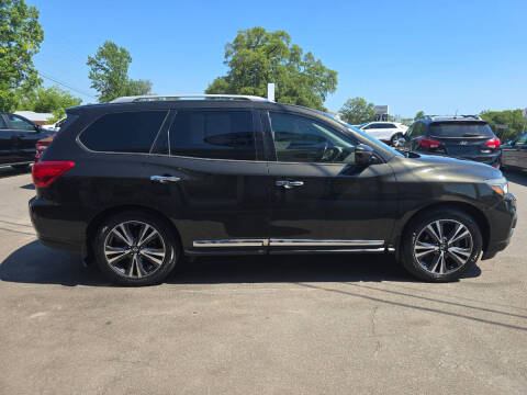 2017 Nissan Pathfinder Platinum