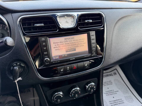 2012 Chrysler 200 S
