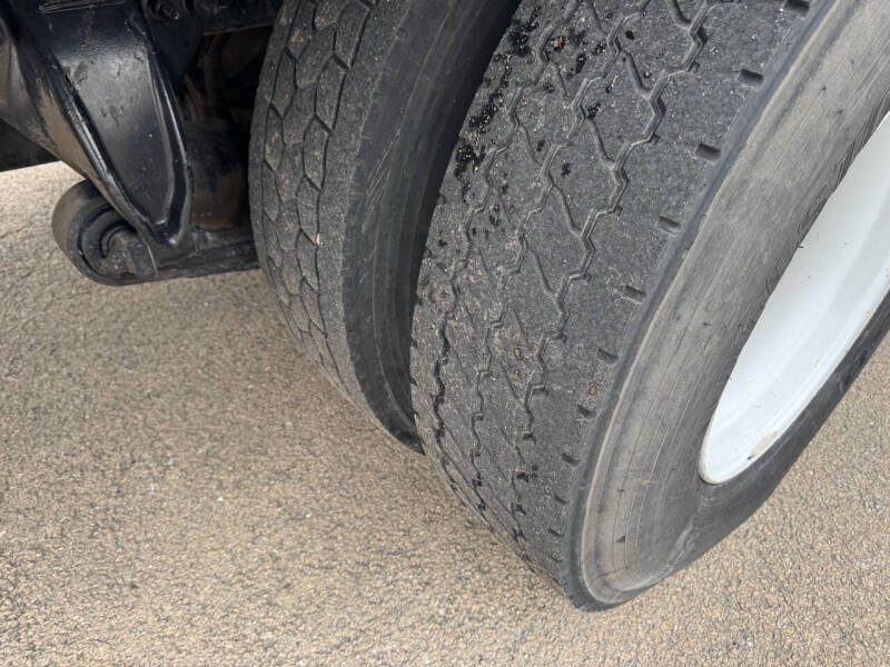 2018 Freightliner M2 106