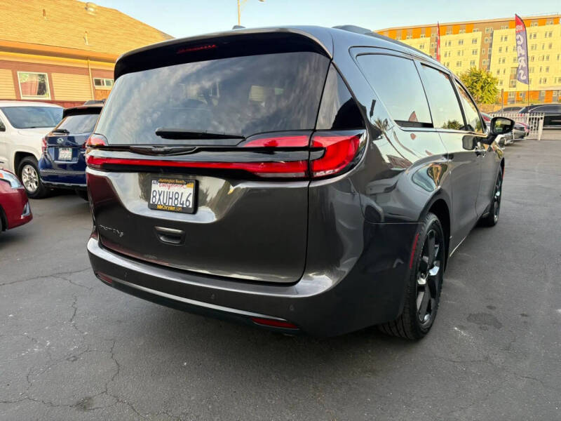 2021 Chrysler Pacifica Touring