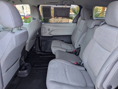 2023 Toyota Sienna LE 8-Passenger