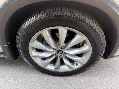 2019 Infiniti QX50 Essential