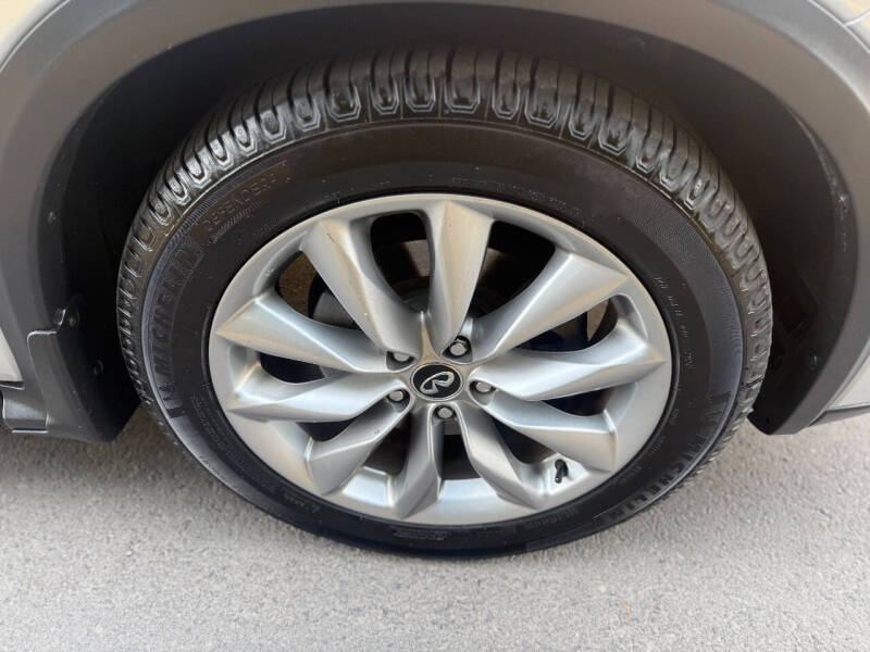 2019 Infiniti QX50 Essential