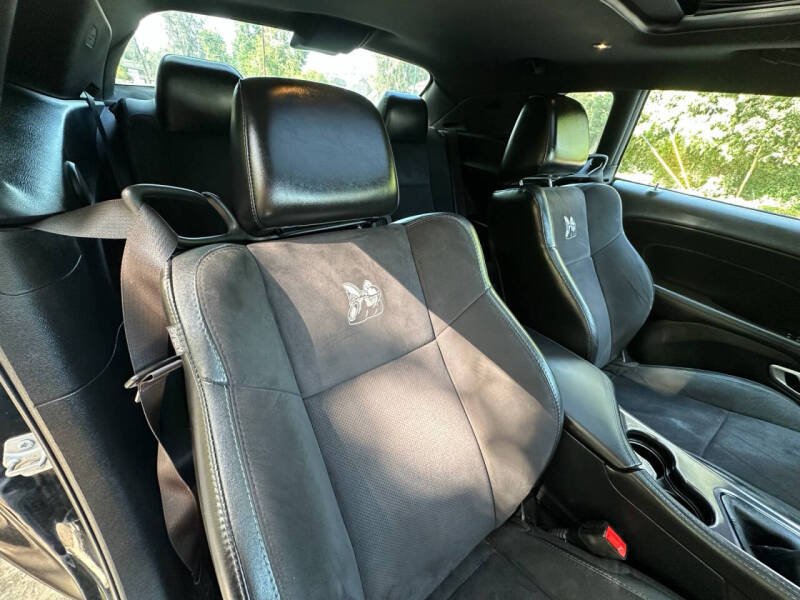 2017 Dodge Challenger 392 HEMI Scat Pack Shaker