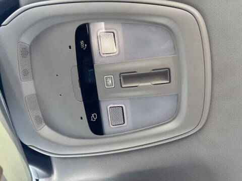 2025 Volvo XC90 B5 Core Bright Theme