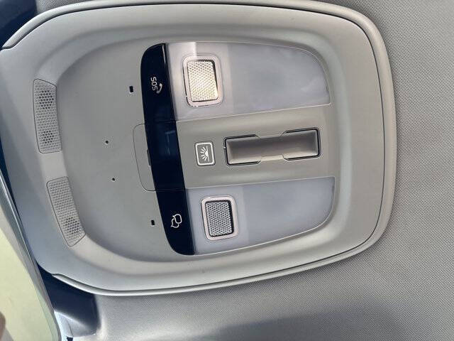 2025 Volvo XC90 B5 Core Bright Theme