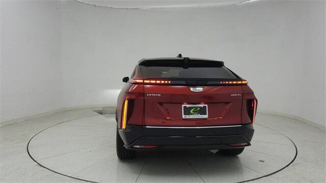 2025 Cadillac LYRIQ Luxury 3