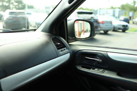2016 Dodge Grand Caravan R/T