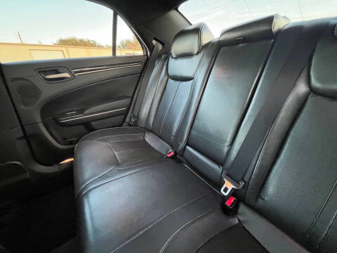 2014 Chrysler 300 C John Varvatos Limited Edition