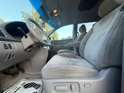 2009 Toyota Sienna CE 7-Passenger