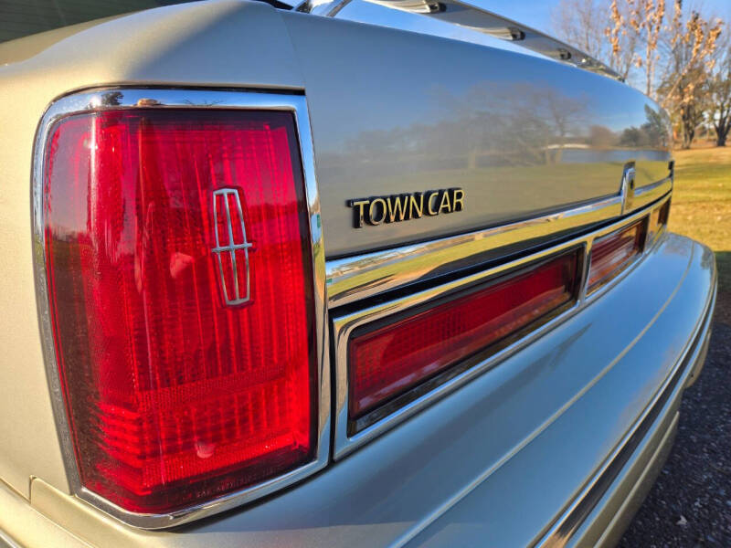 1997 Lincoln Town Car Executive