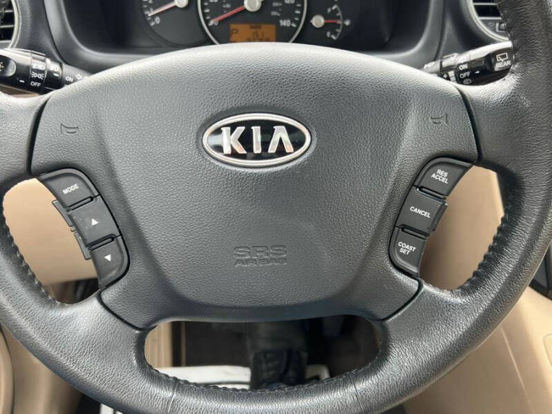 2008 Kia Rondo