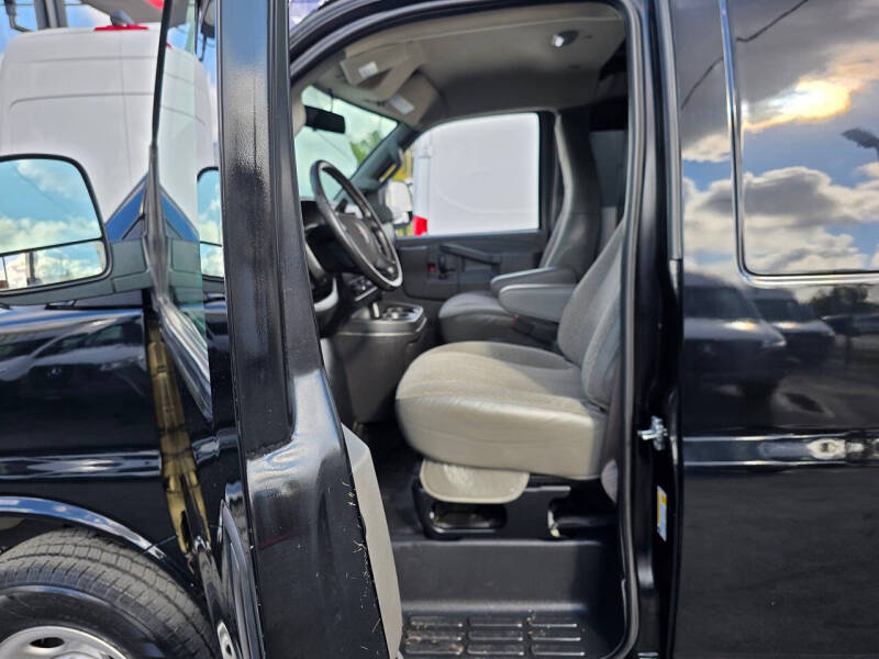 2023 GMC Savana 3500