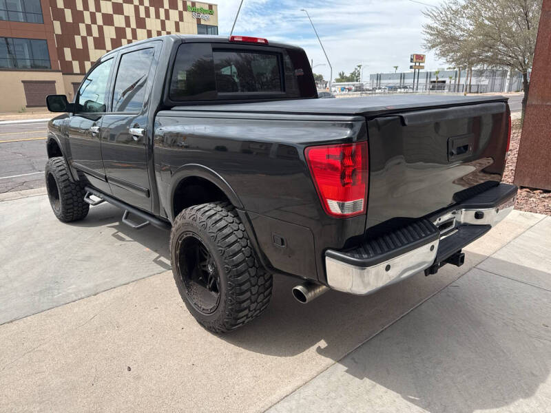 2015 Nissan Titan SV