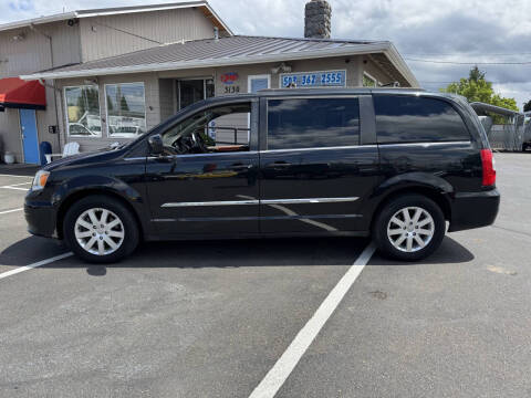 2014 Chrysler Town and Country Touring