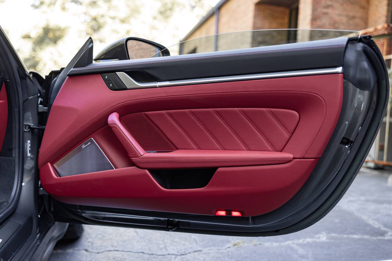 2023 Porsche 911 18