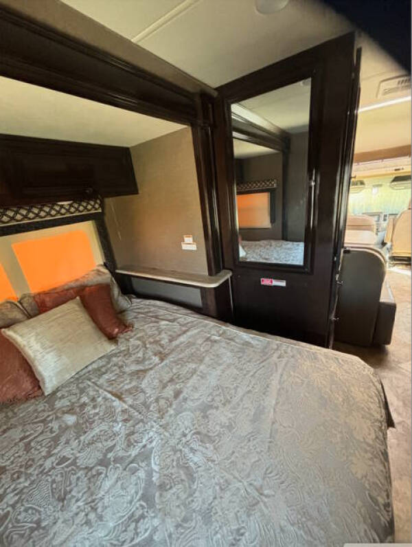 2018 Thor Motor Coach Siesta Sprinter 24SS