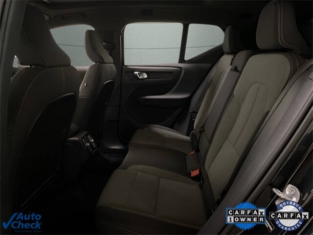 2025 Volvo XC40 B5 Core Bright Theme