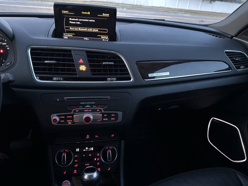 2016 Audi Q3 2.0T quattro Prestige