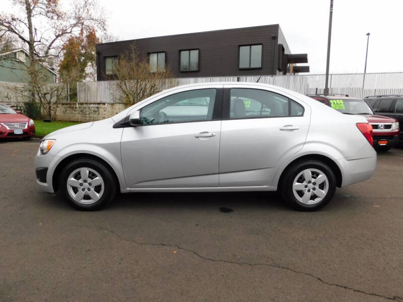 2013 Chevrolet Sonic LS Auto