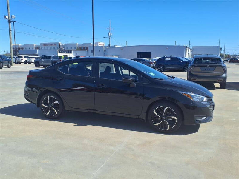 2025 Nissan Versa SR