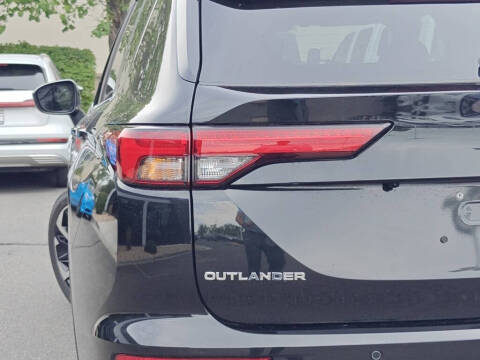2025 Mitsubishi Outlander PHEV SE