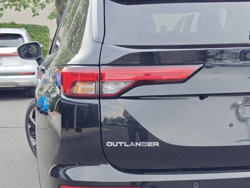 2025 Mitsubishi Outlander PHEV SE