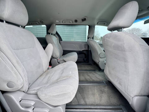 2017 Toyota Sienna L 7-Passenger