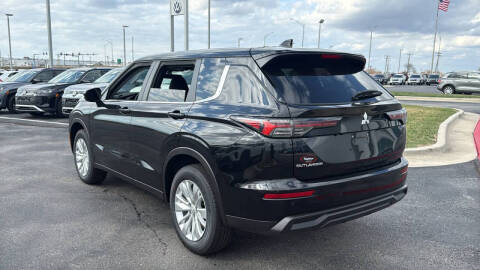 2026 Mitsubishi Outlander ES