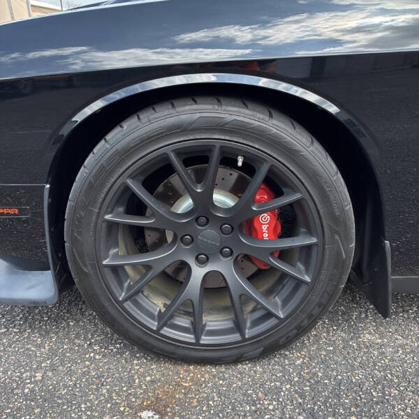 2015 Dodge Challenger R/T Scat Pack Shaker