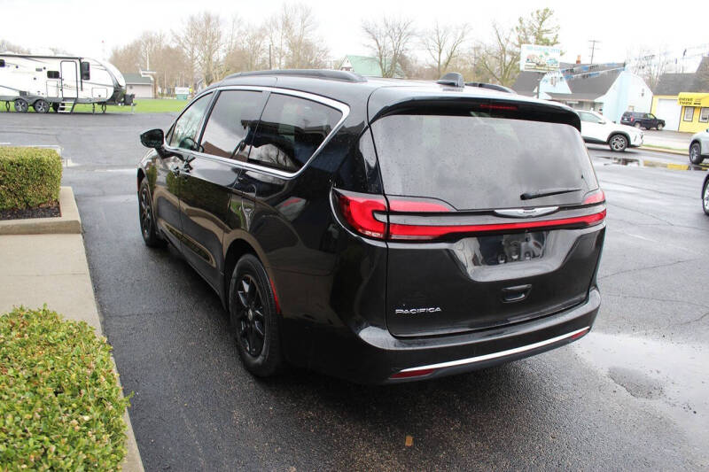 2022 Chrysler Pacifica Touring L