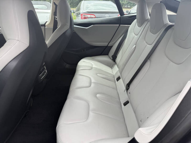 2015 Tesla Model S 70D